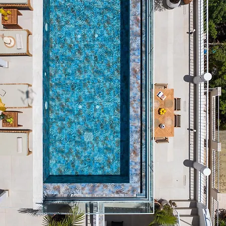 The Sanctuary - Private Rooftop Pool Penthouse By Nomads Paphos