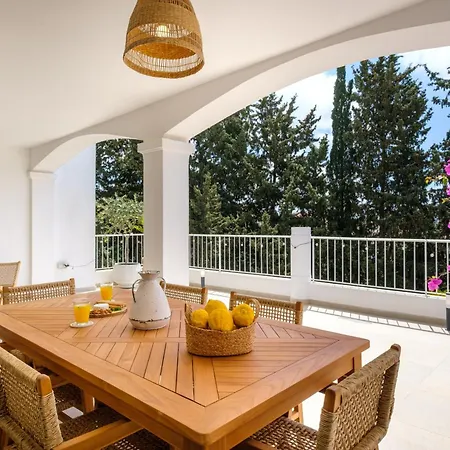 The Sanctuary - Private Rooftop Pool Penthouse By Nomads Apartman Paphos