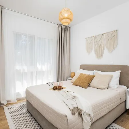 Apartman The Sanctuary - Private Rooftop Pool Penthouse By Nomads Paphos