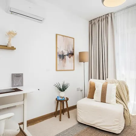 Apartman The Sanctuary - Private Rooftop Pool Penthouse By Nomads Paphos
