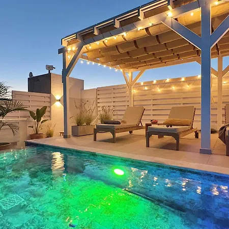 Apartman The Sanctuary - Private Rooftop Pool Penthouse By Nomads Paphos